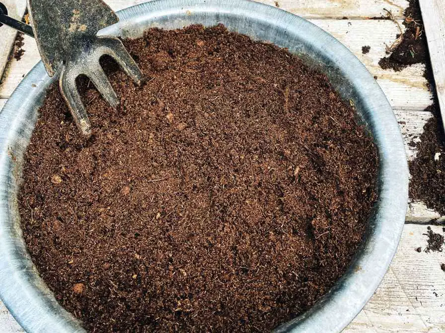 storing Potting soil