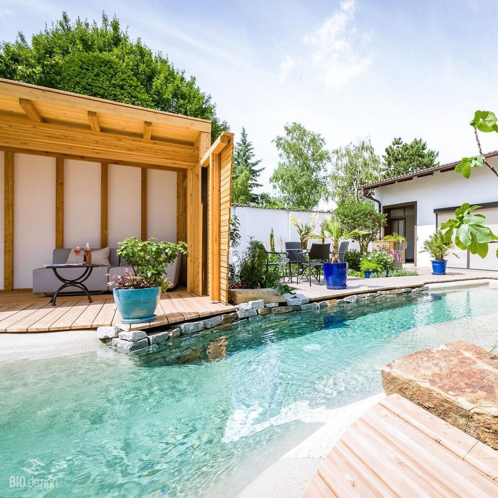 Aquanta Deck Pool