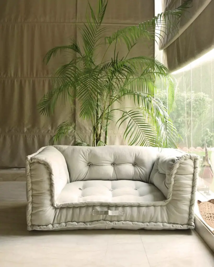 Living Nature's Warmth Amongst Minimal Forms