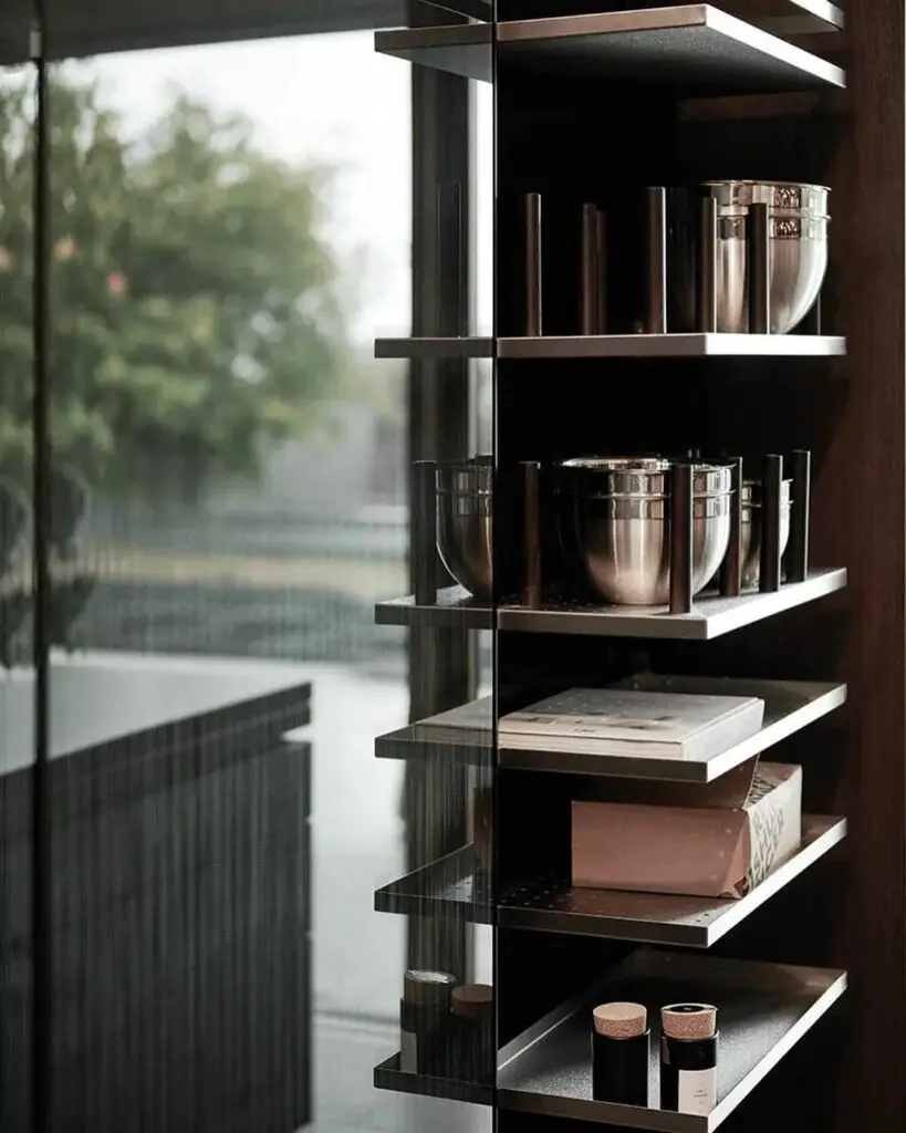Versatile Storage Hub