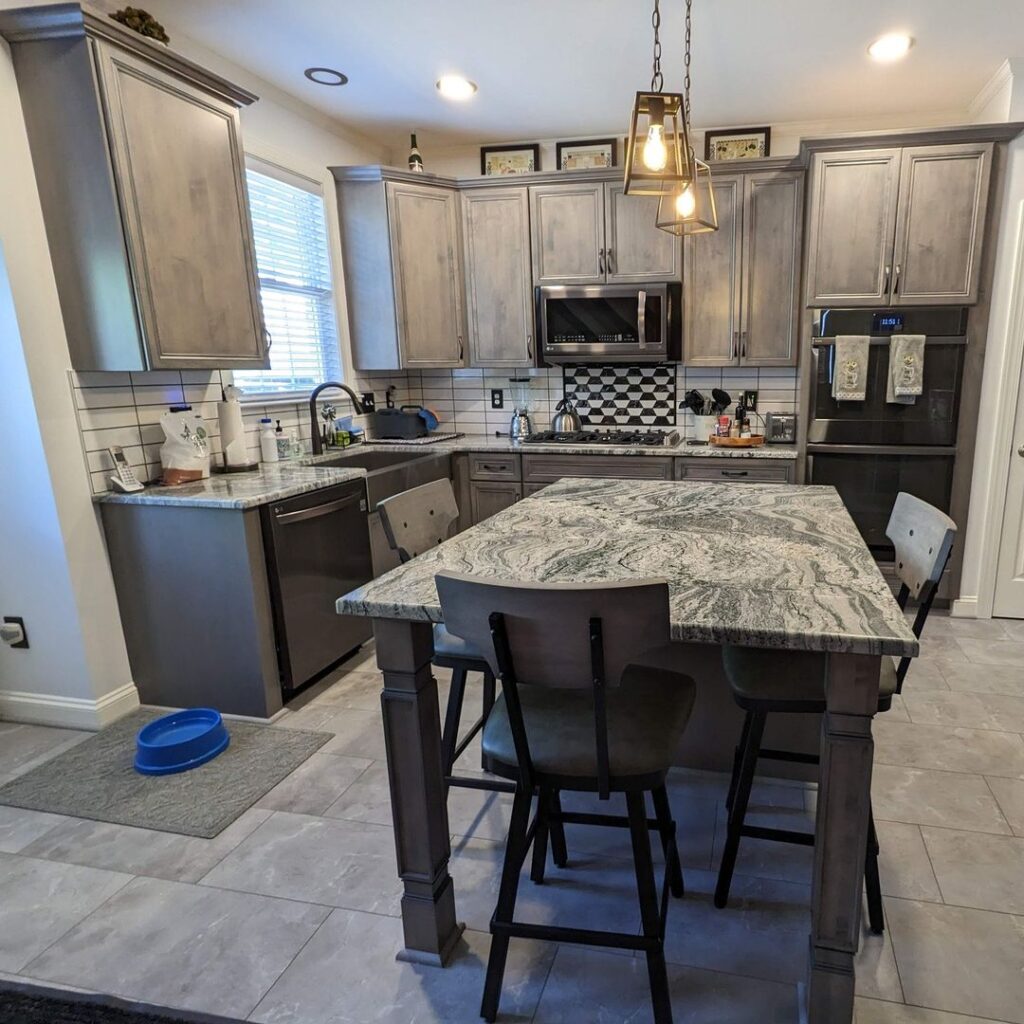Modern Simplicity Showcases Warm Gatherings
