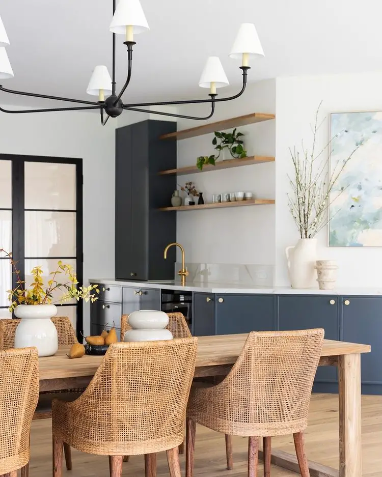 Natural Light-Filled Nook Nourishes Body and Soul