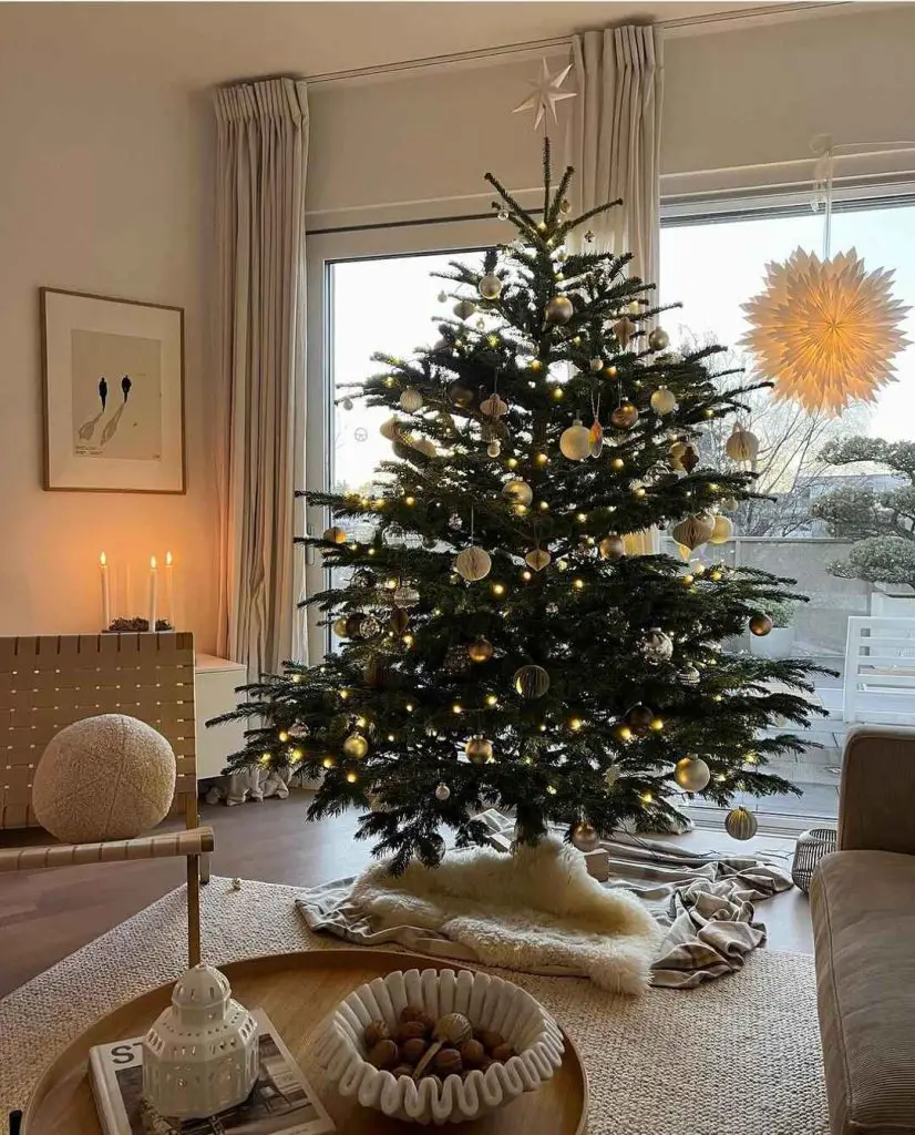 Decorated Christmas tree Creates a festive atmosphere in an urban living room.