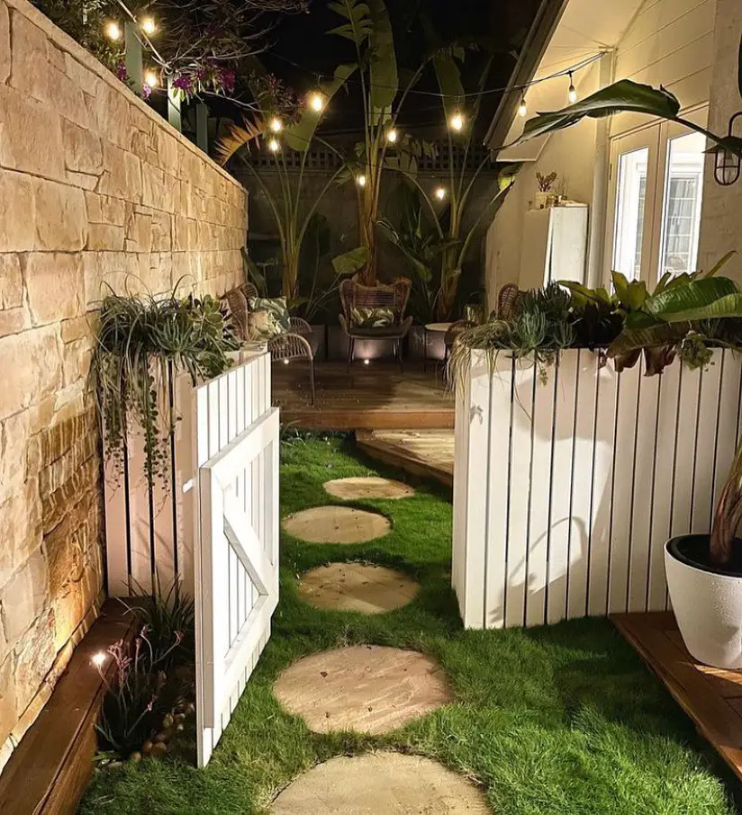 Stone path with ornamental grasses and Japanese garden design
