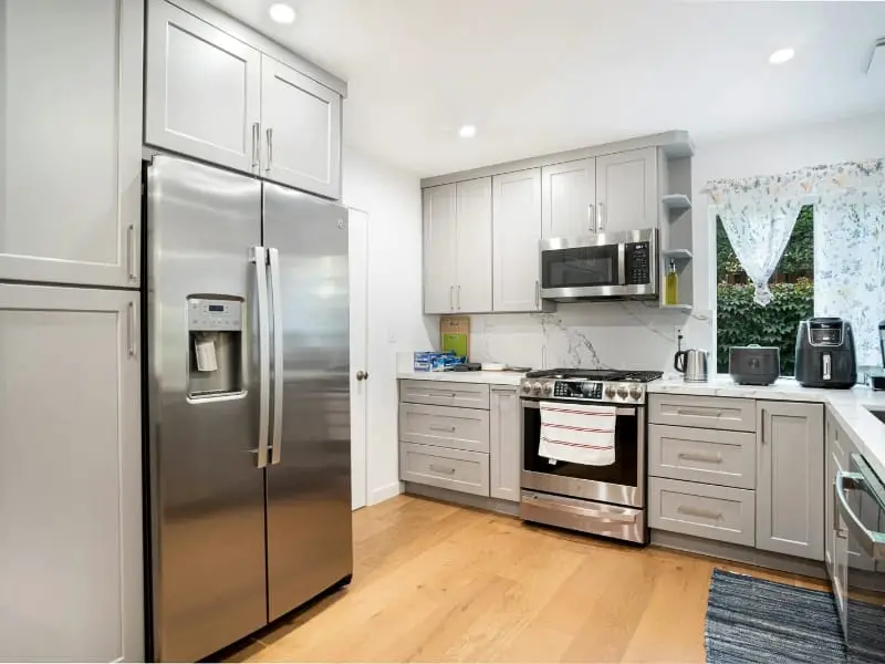 Seamlessly integrated stainless steel kitchen appliances